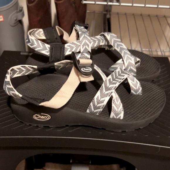 Chaco Shoes - Cream/black sandals